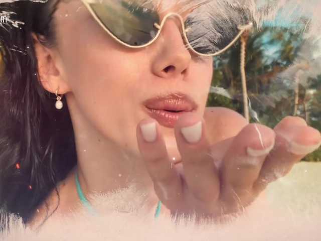 Entrez le videochat erotique avec le
modèle Taanni Taanni