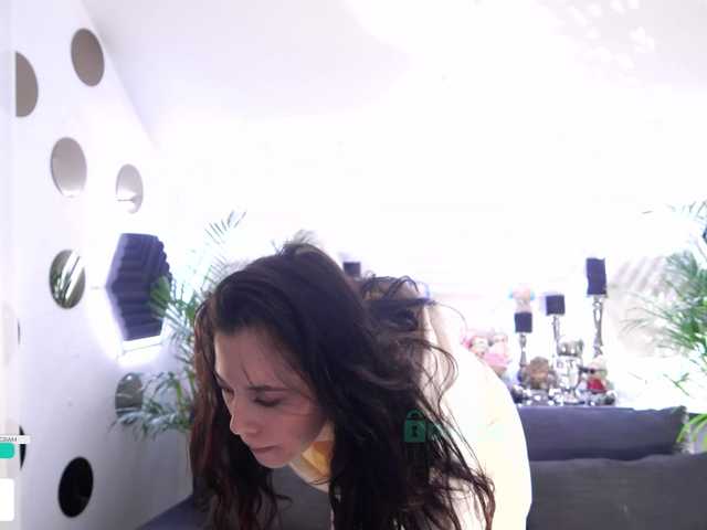 go to chat with Taanni