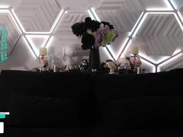 Vai a chattare su Taanni Taanni