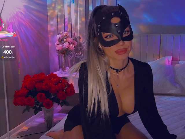 Entra en el chat con el modelo MARI_11 MARI_11