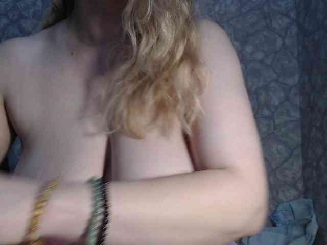 DirtyNymphoBytch webcam