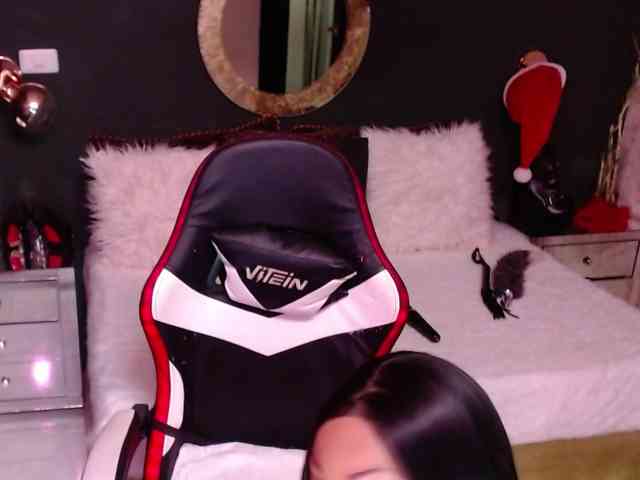 MadikeyHappy webcam