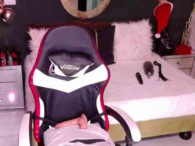 MadikeyHappy webcam