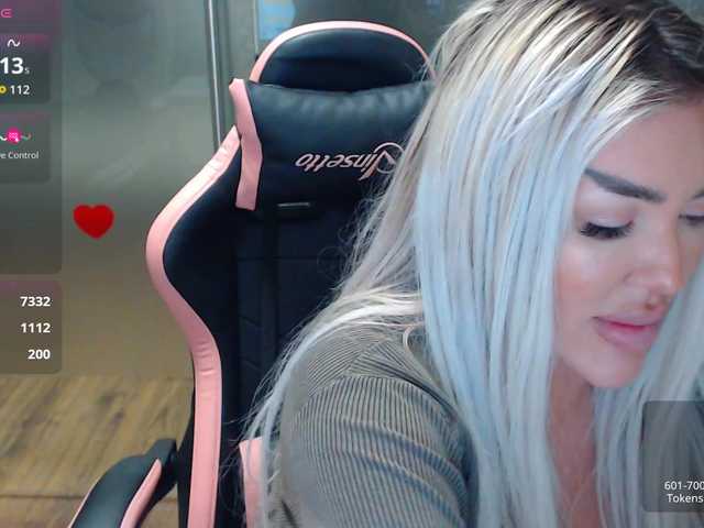 SarahStone Live Cam on BongaCams