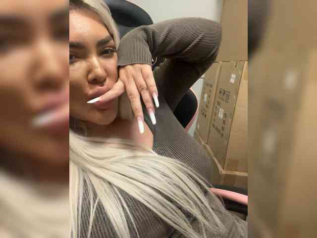 SarahStone webcam