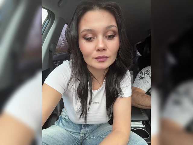 Entra en el chat con el modelo _Milashka_ _Milashka_