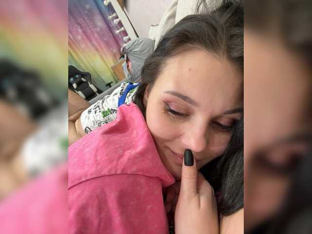 Entrez le videochat erotique avec le
modèle _Milashka_ _Milashka_