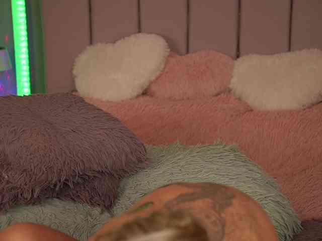VickySecret webcam
