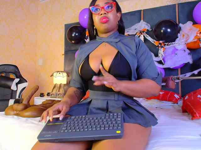 CaseyMoons webcam