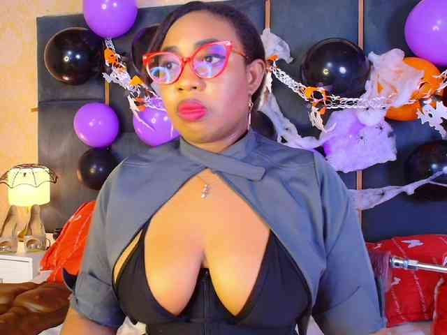 CaseyMoons webcam