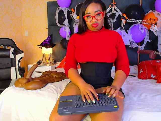 CaseyMoons webcam