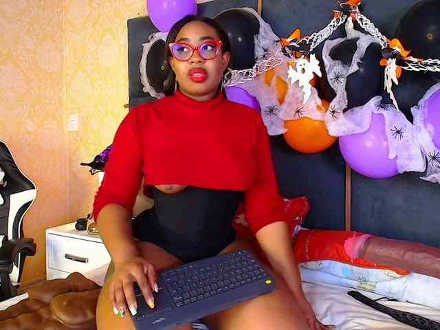 CaseyMoons webcam