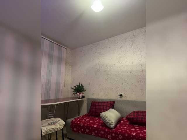 Entra en el chat con el modelo LittleDelora LittleDelora