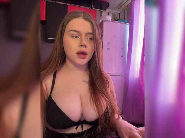 Miss_Nestle webcam