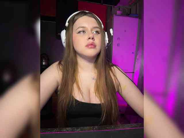 Miss_Nestle webcam