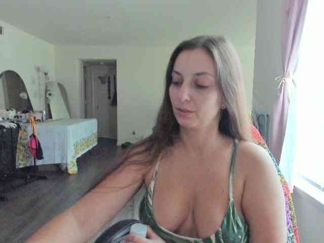 BellaBloom webcam