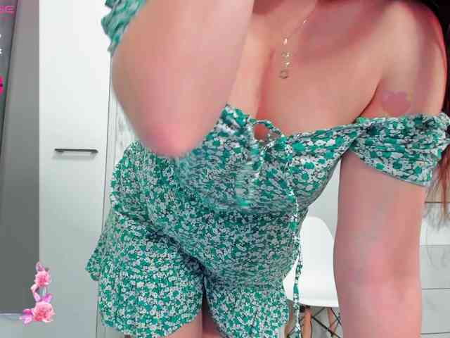 KariFlower webcam