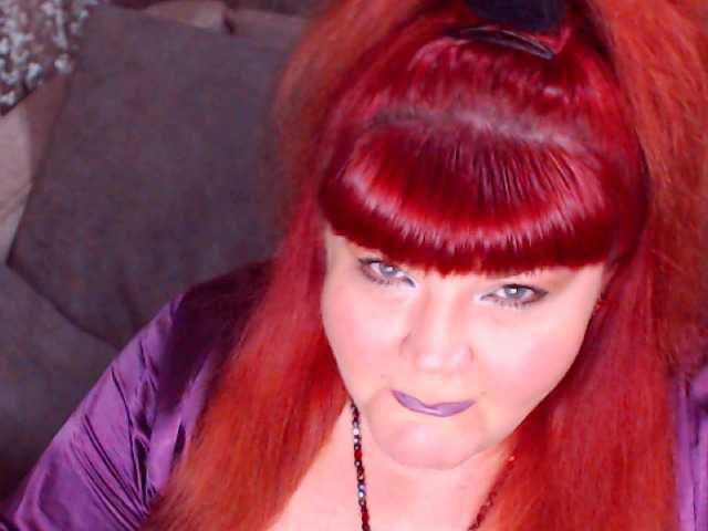 RedBustyX webcam