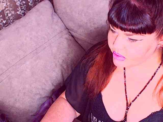 RedBustyX webcam