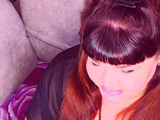 RedBustyX webcam