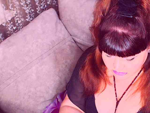 RedBustyX webcam