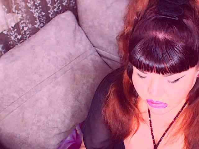 RedBustyX webcam