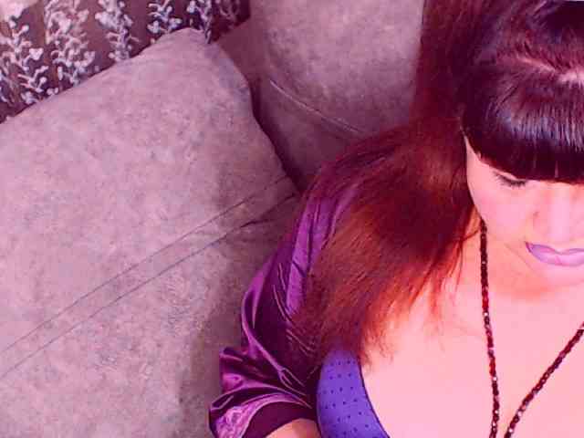 RedBustyX webcam