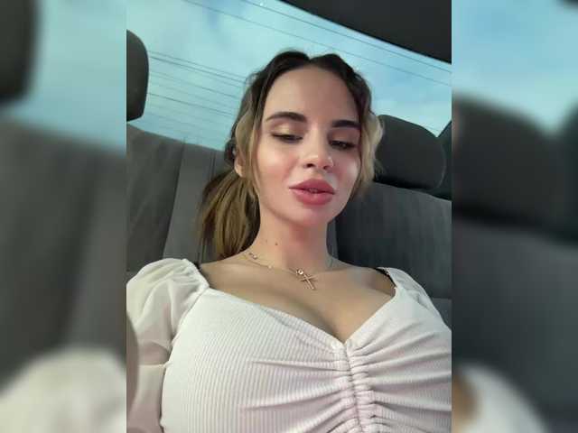 Vai a chattare su LedyMiya LedyMiya