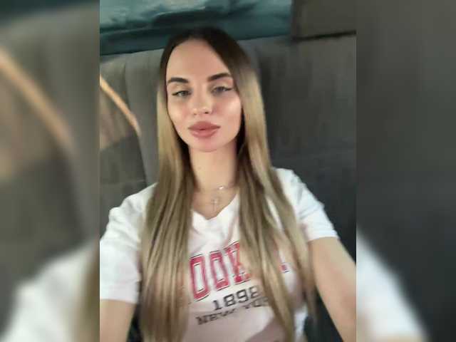 Accedi alla chat con il nickname LedyMiya LedyMiya