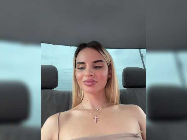 LedyMiya webcam