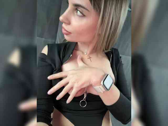 LedyMiya webcam