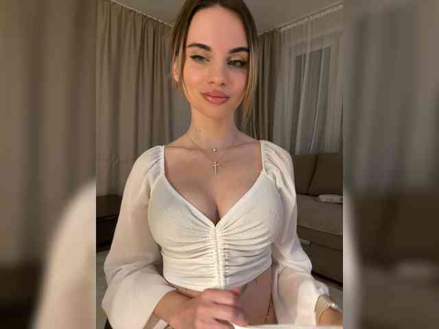 LedyMiya webcam