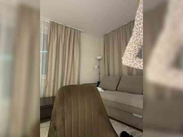 LedyMiya webcam