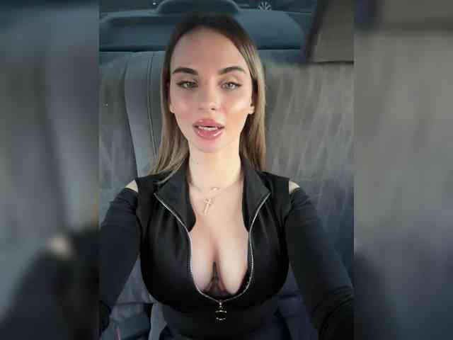 LedyMiya webcam