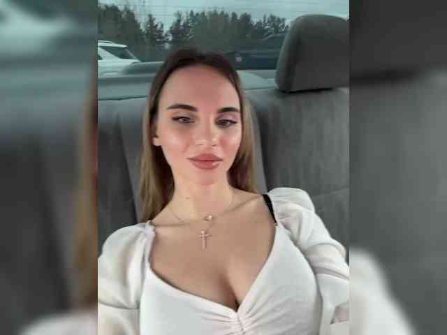 LedyMiya webcam