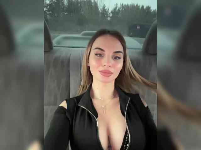 LedyMiya webcam