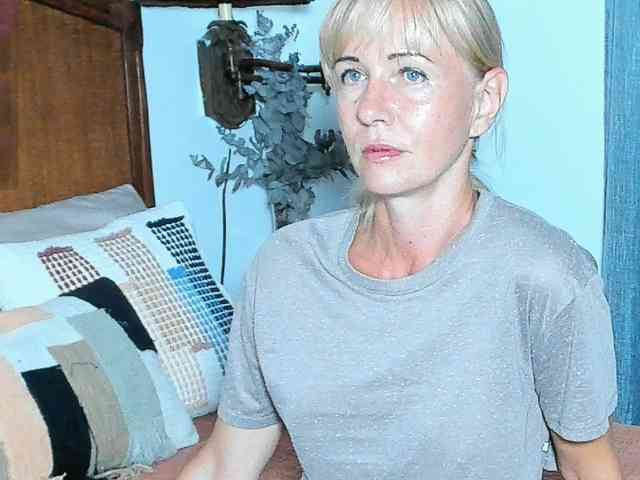 Christine_40 webcam