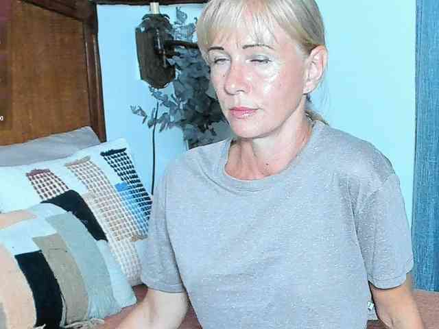 Christine_40 webcam