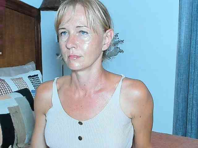 Christine_40 webcam