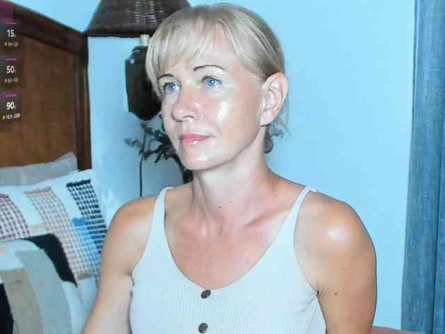 Christine_40 webcam