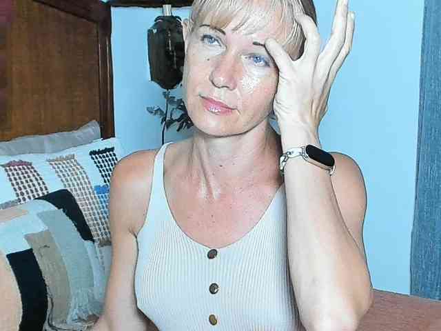 Christine_40 webcam