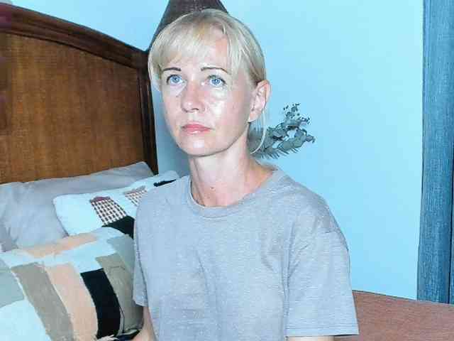 Christine_40 webcam