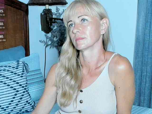 Christine_40 webcam