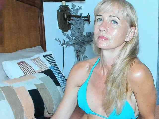 Christine_40 webcam
