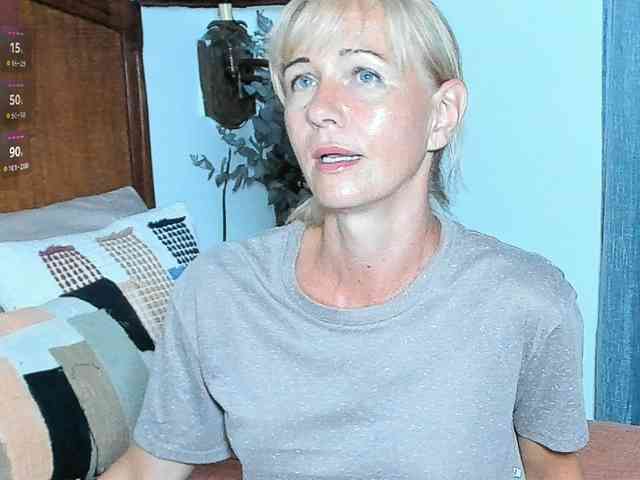 Christine_40 webcam