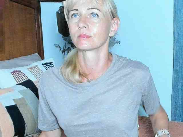 Christine_40 webcam