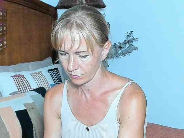 Christine_40 webcam