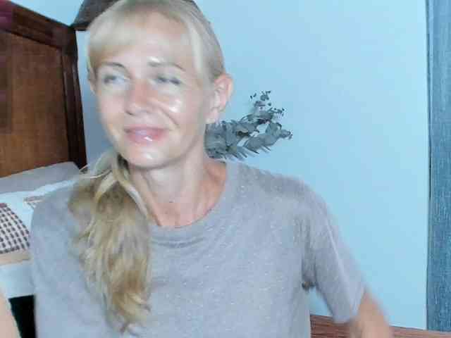 Christine_40 webcam