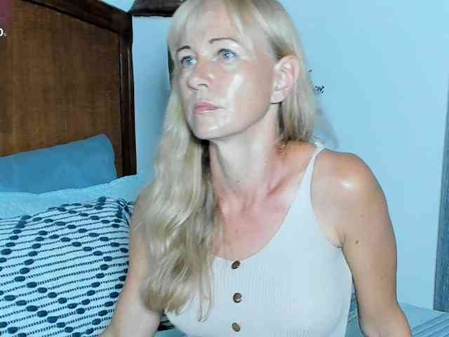 Christine_40 webcam