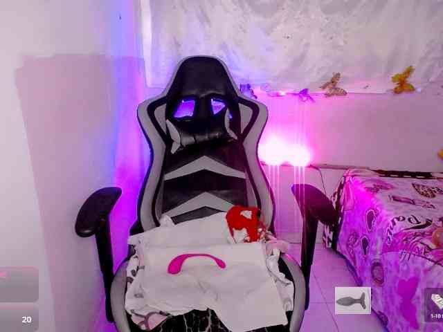 ninatinydoll webcam